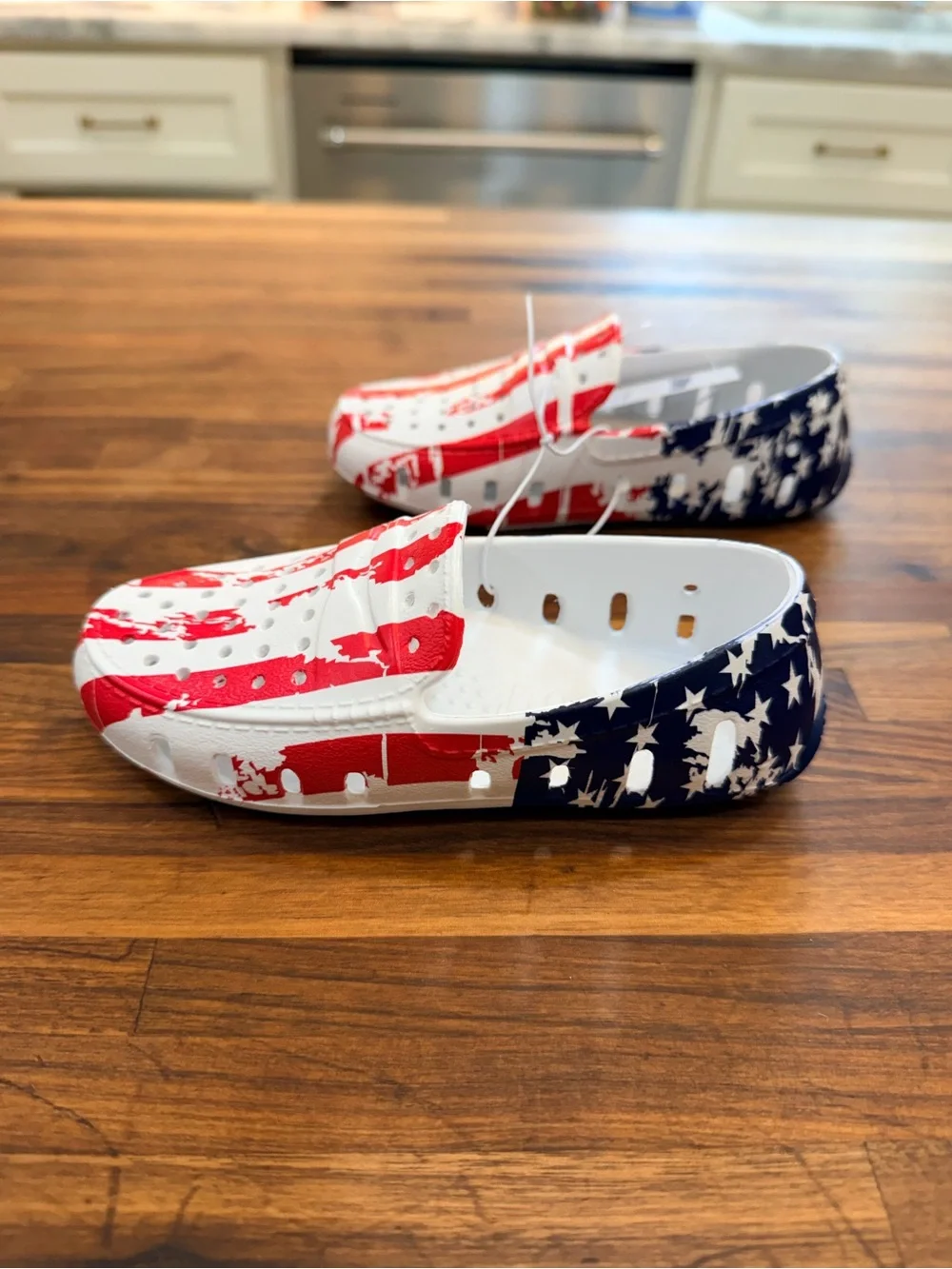 NWT - Floafers Prodigy Kids in American Posh Print - Red White Blue - Size 9